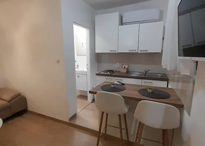 Meje Apartment Split